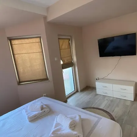 Centrally Located In Appartement